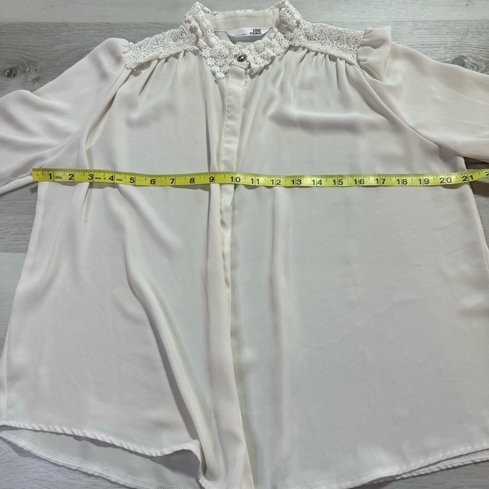 Love Youkki Feminine Lace Detail Ivory Button Up Blouse, Estimated Size Medium - Picture 6 of 11